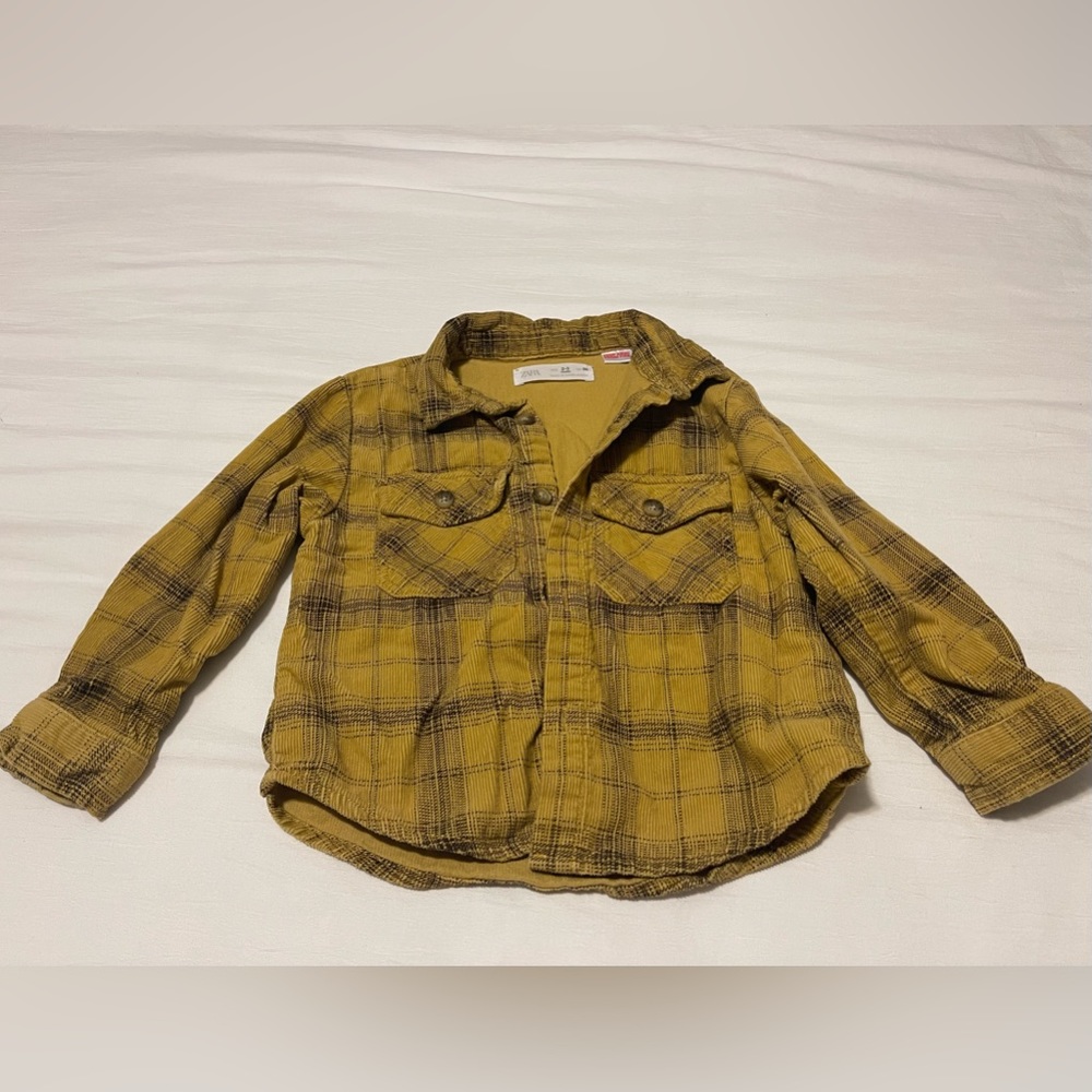 Boys Zara yellow/gold plaid button down size 2-3. Worn twice, great condition!